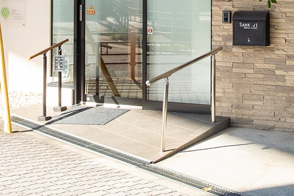段差の少ない入り口