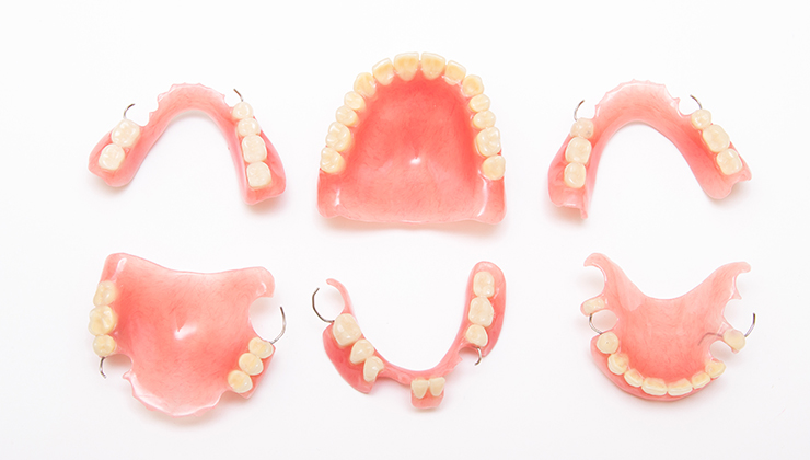 保険の入れ歯と自費の入れ歯